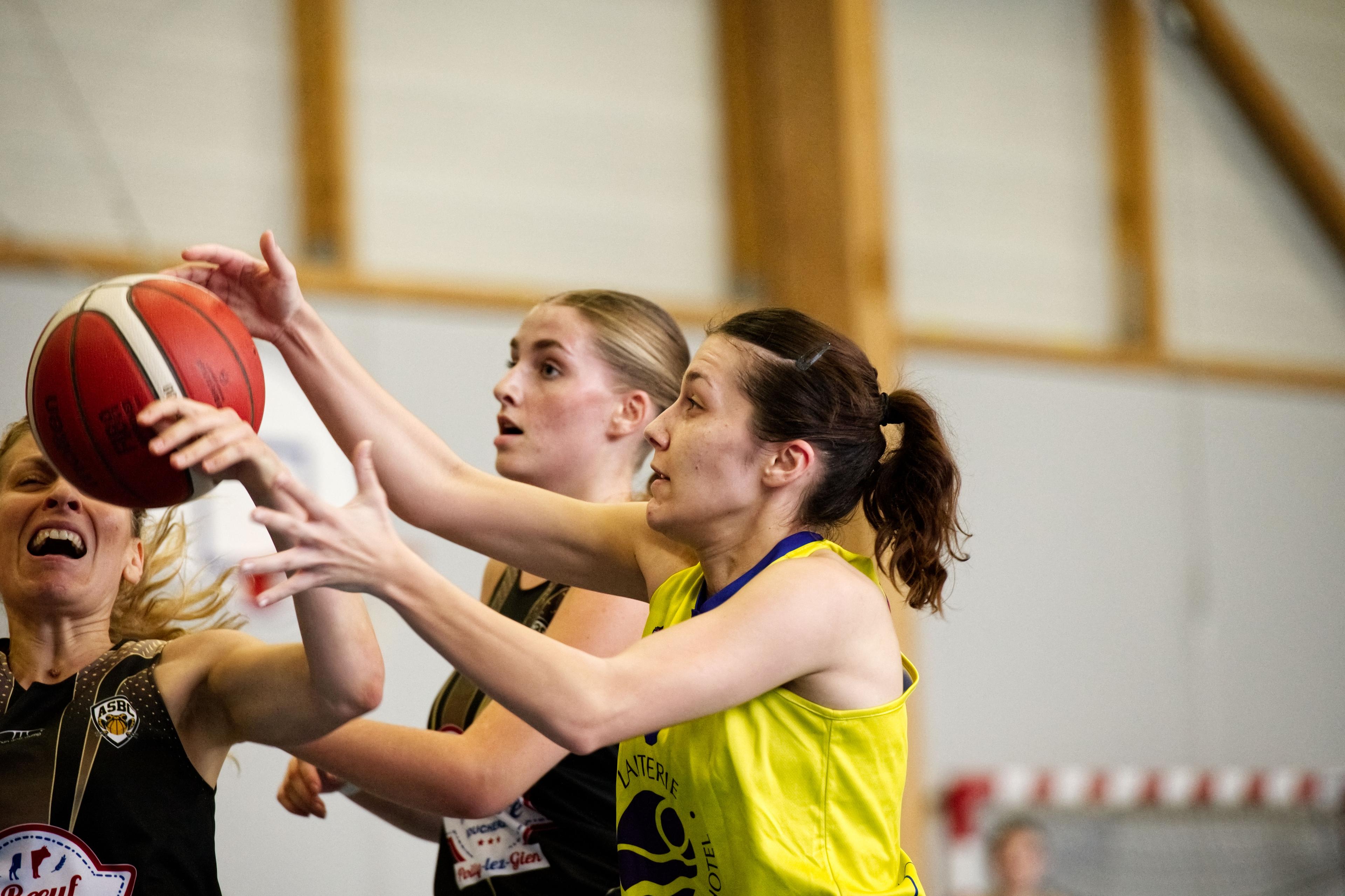 How to Collect AAU Basketball Dues Without Chasing Parents All Season